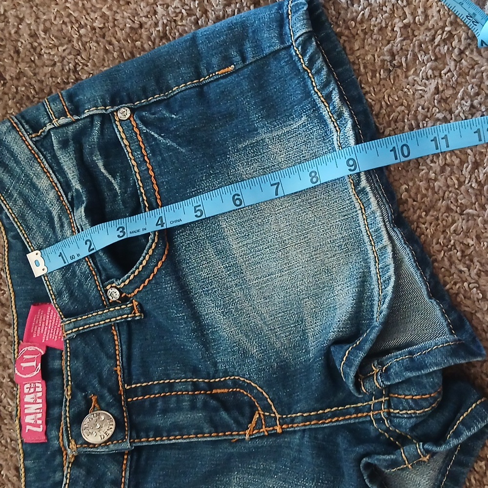 Zana Di Women's Jweled Denim Shorts - Picture 11 of 13
